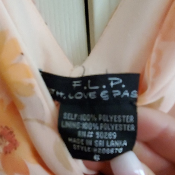 Dress - Picture 5 of 5